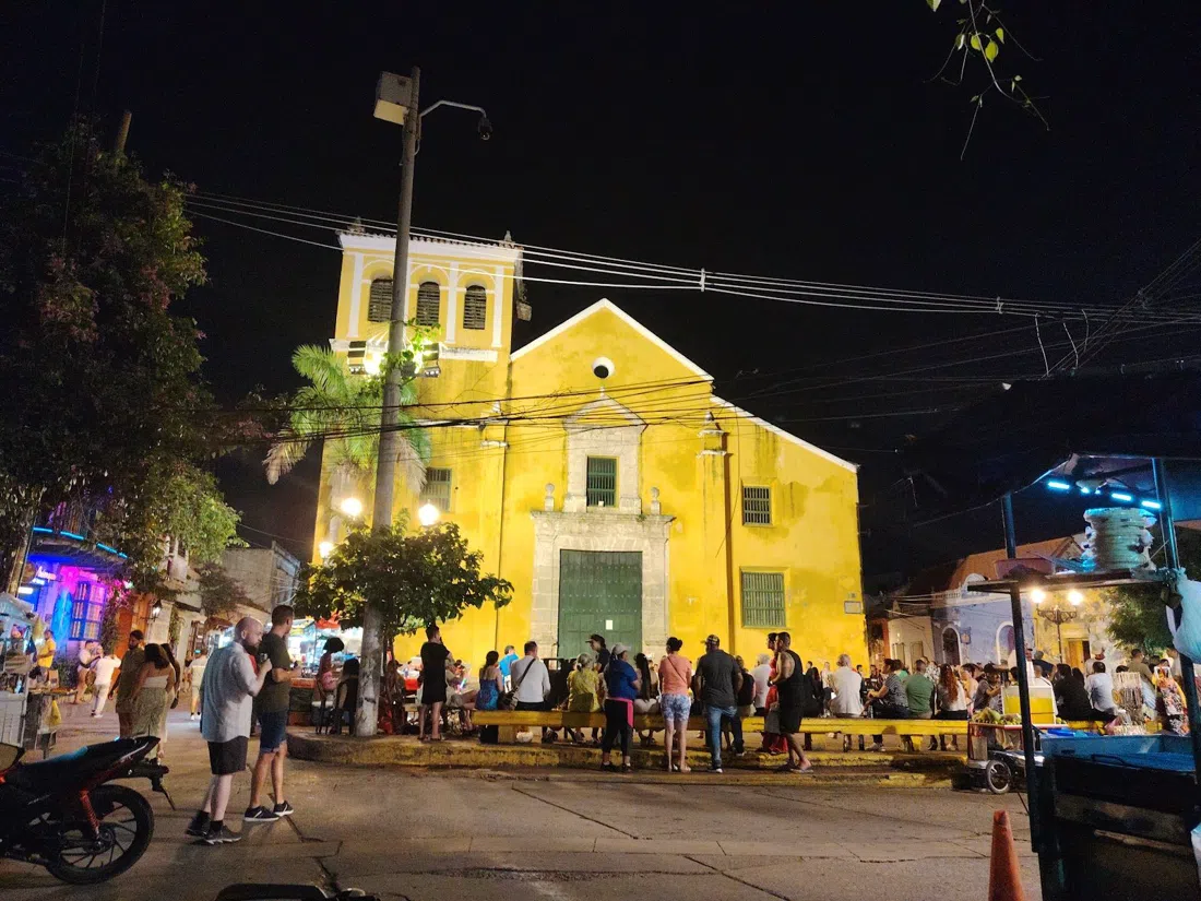 The Palenqueras of Plaza Santo Domingo & Plaza de la Trinidad, Cartagena