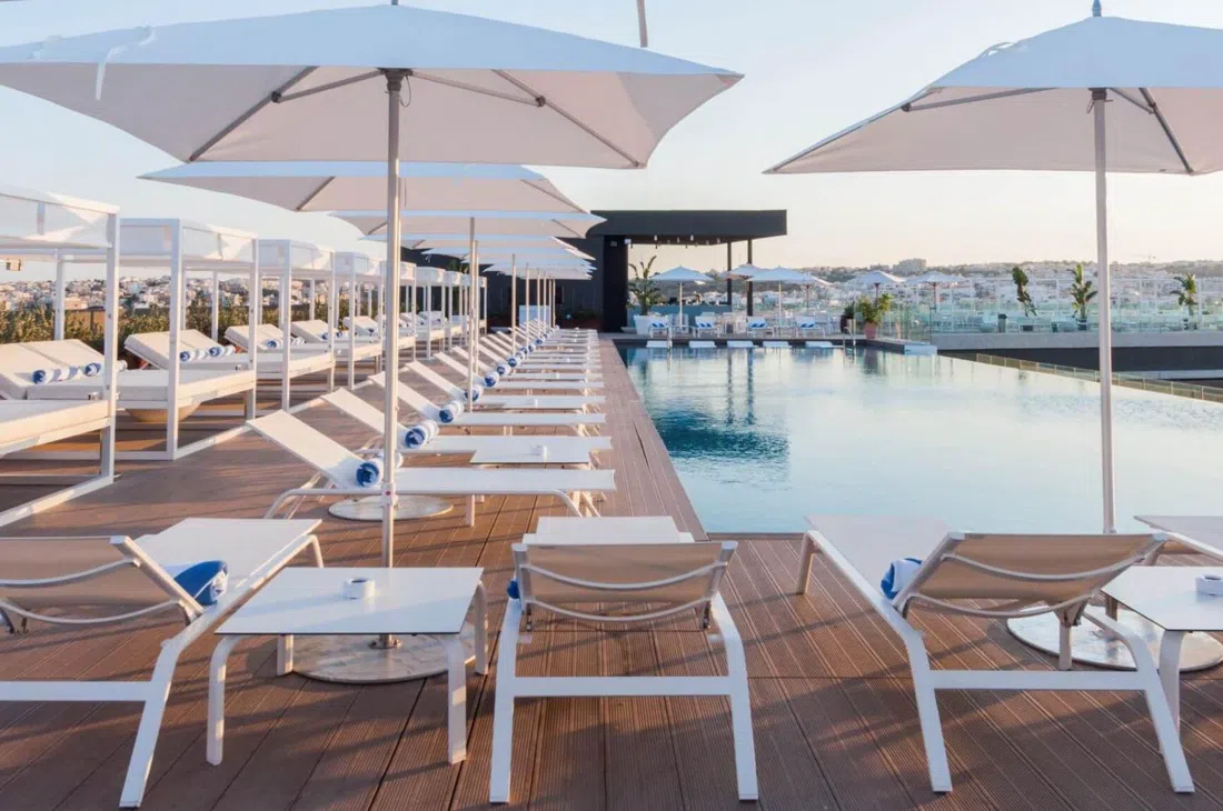 SKYBEACH Lounge and Bar, St. Julian's