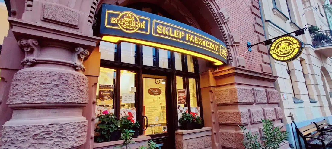 Kopernik Toruńskie Pierniki — Artus Court factory shop, Torun