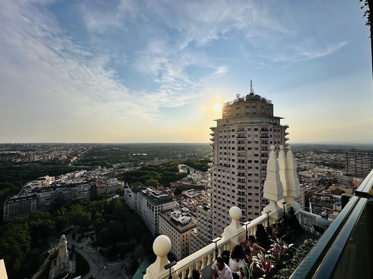 360° Rooftop Bar (Riu Plaza España) — photo 4