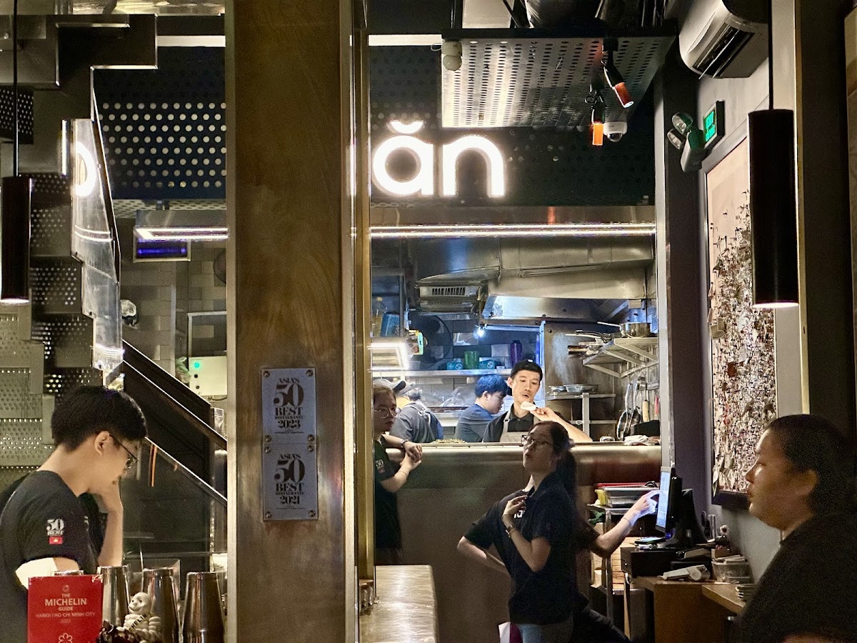 Anan Saigon, Saigon