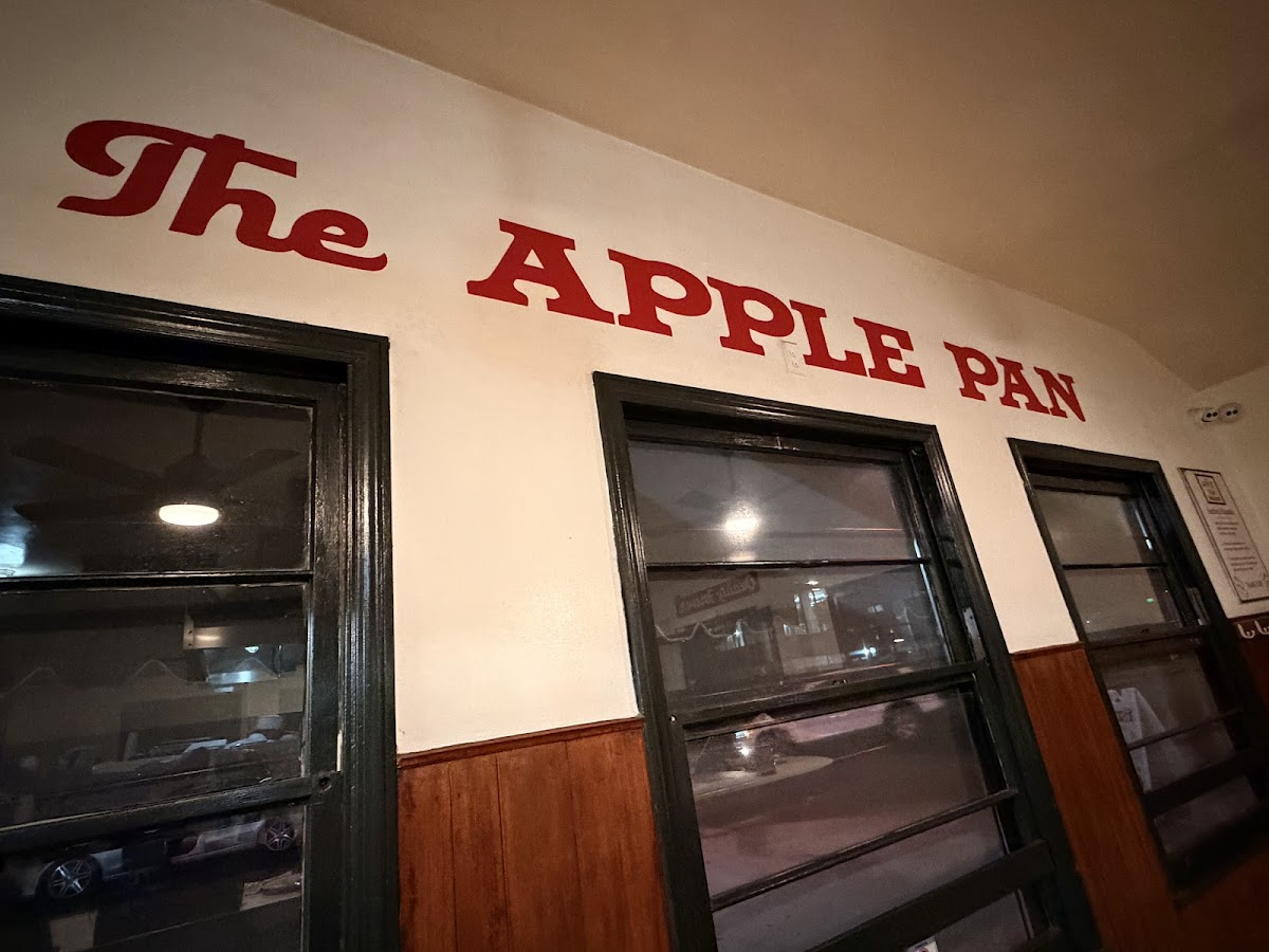 Apple Pan — photo 2