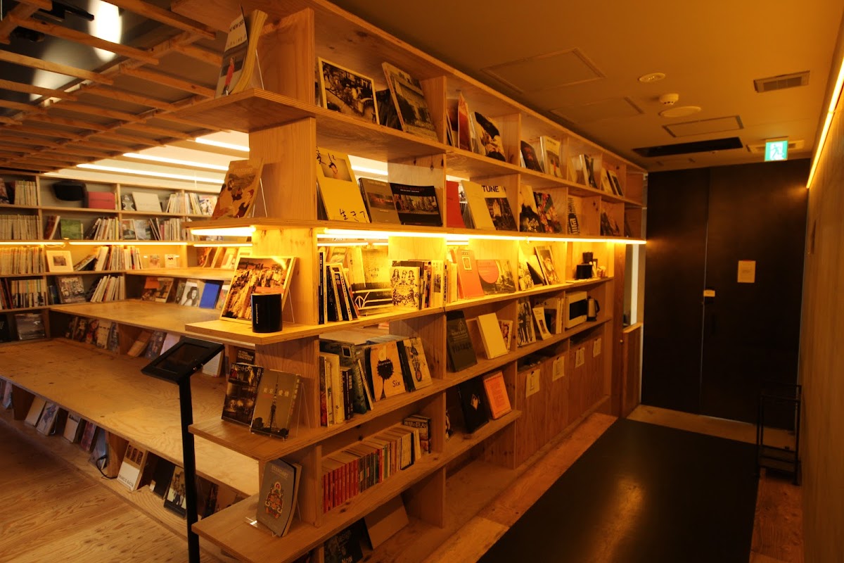 Book and Bed Tokyo Shinjuku — photo 2