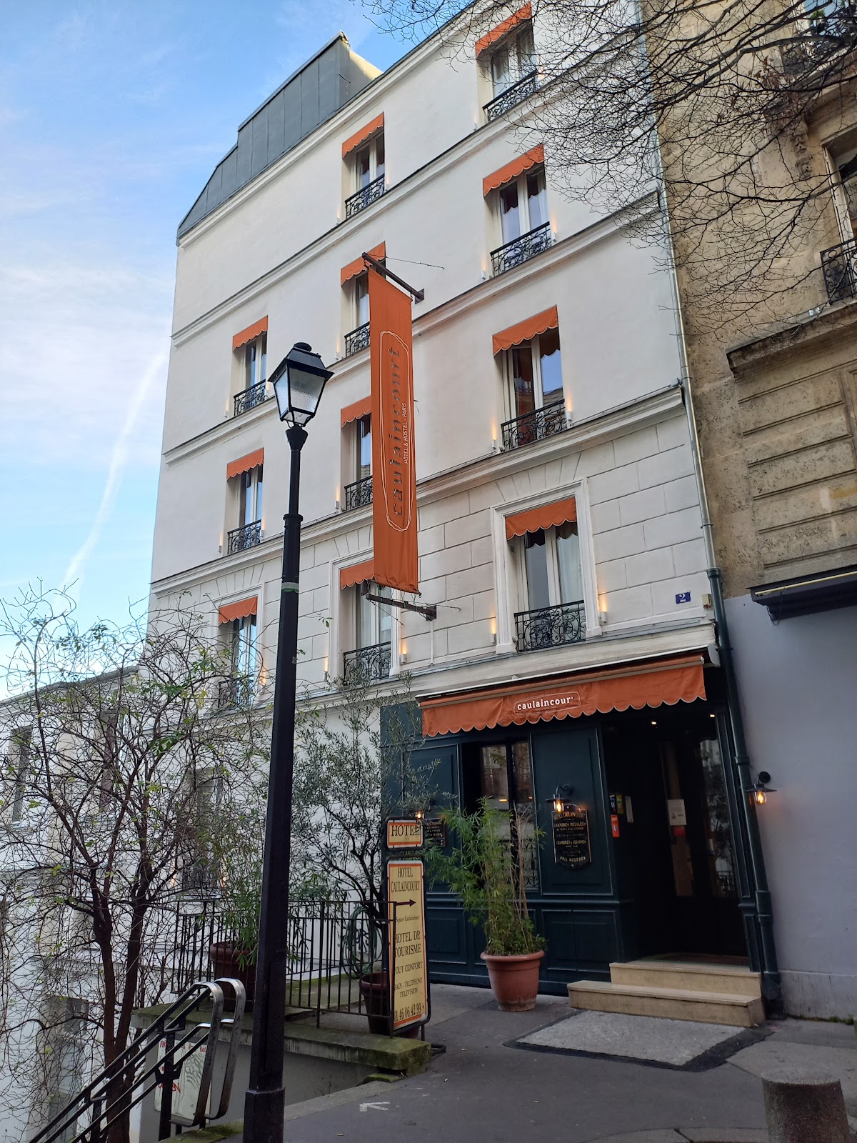Caulaincourt Square Hostel — photo 2