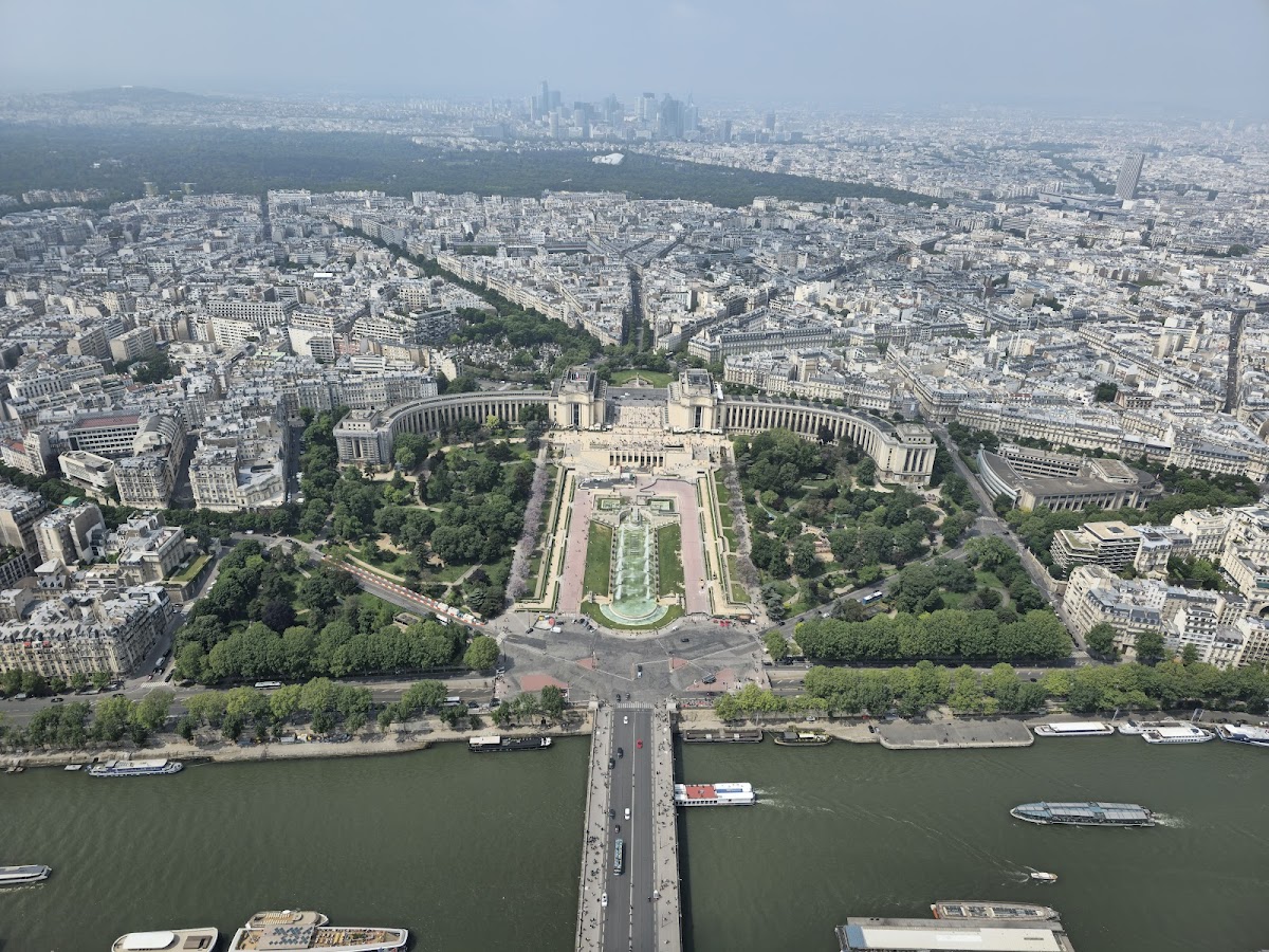 Eiffel Tower — photo 5