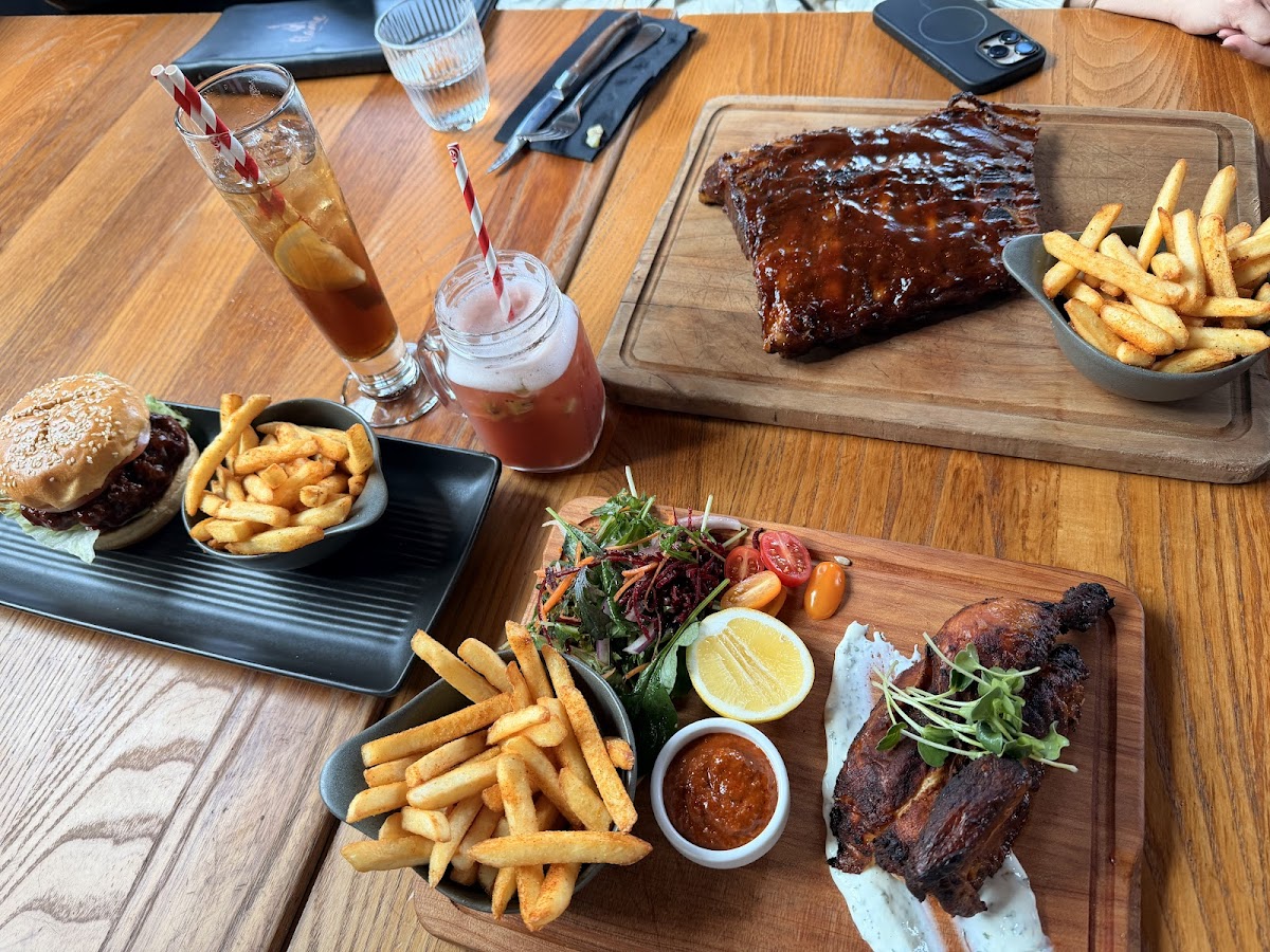 Flame Bar & Grill — photo 3