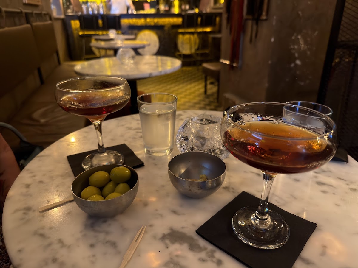 Flea Cocktail Bar — photo 2