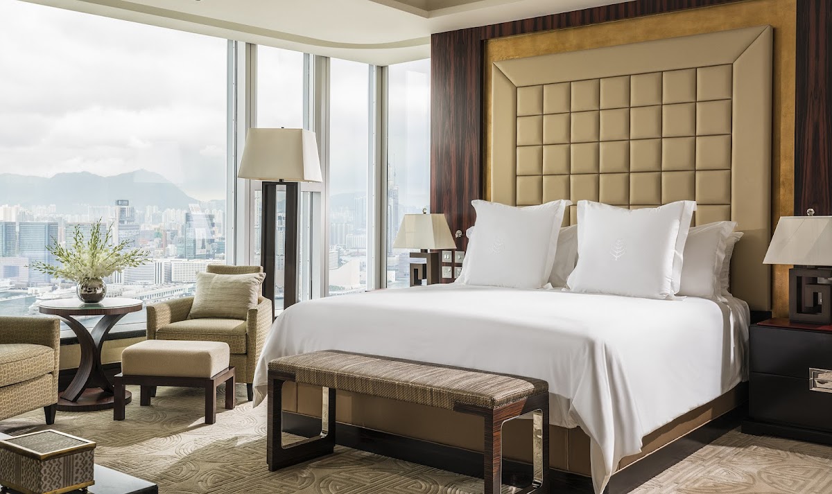 Four Seasons Hong Kong, Hong Kong