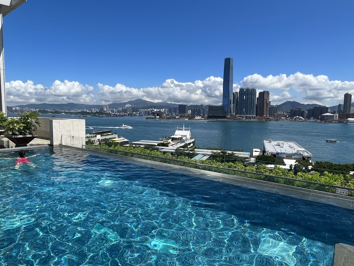 Four Seasons Hong Kong — photo 2