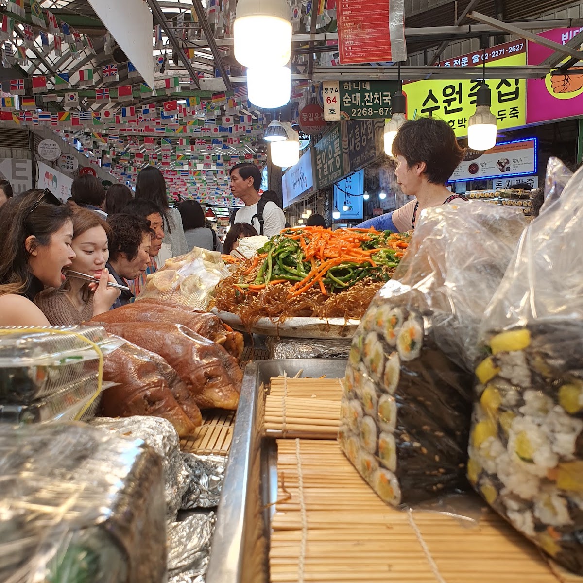 Gwangjang Market Stalls — photo 3