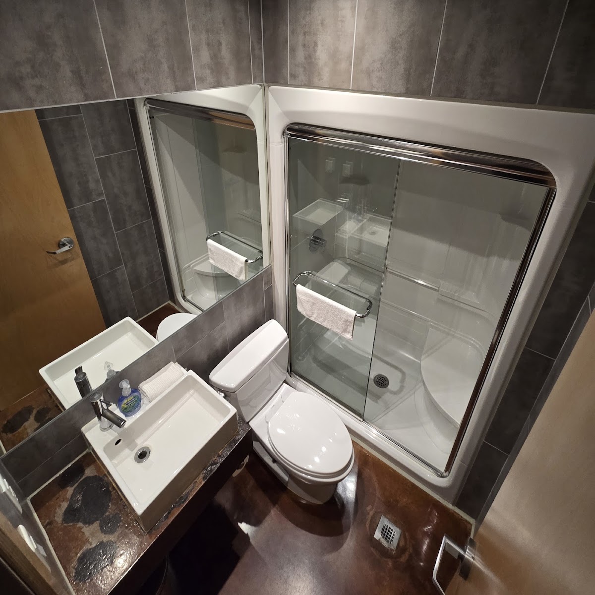 The Planet Traveler Hostel — photo 3