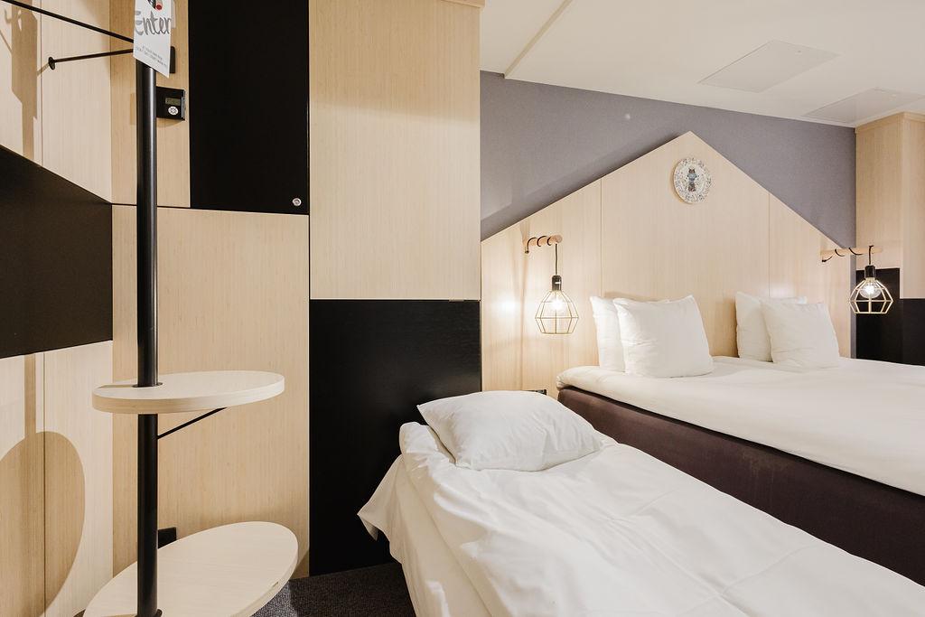 Hotel With Urban Deli — photo 4