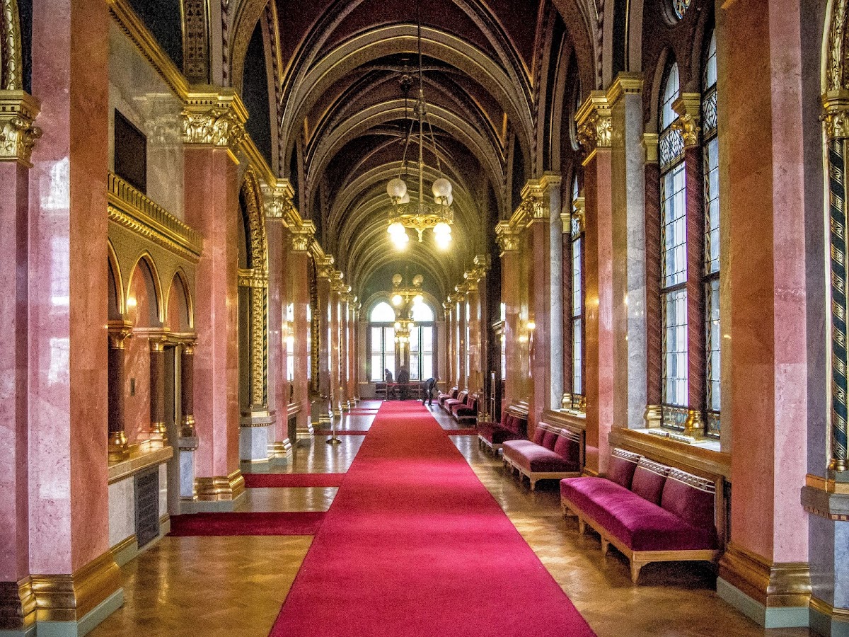 Hungarian Parliament Building — photo 4