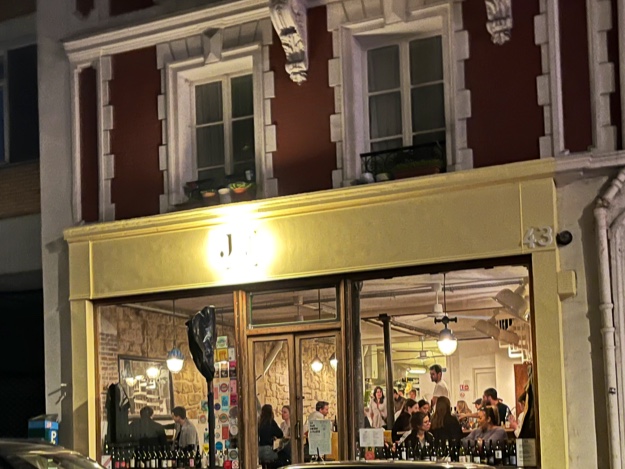 Jones, Paris