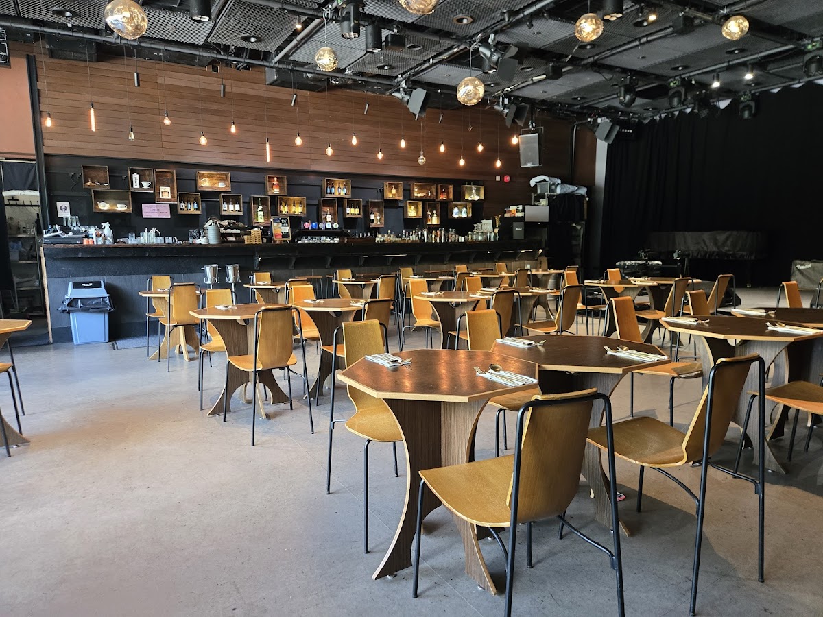 Lau Bak Livehouse — photo 3