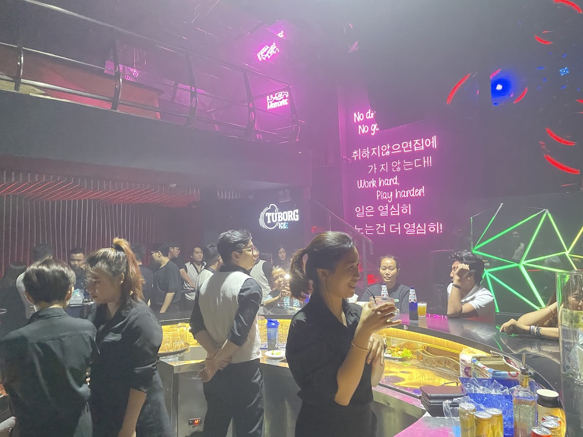 Lush — photo 3