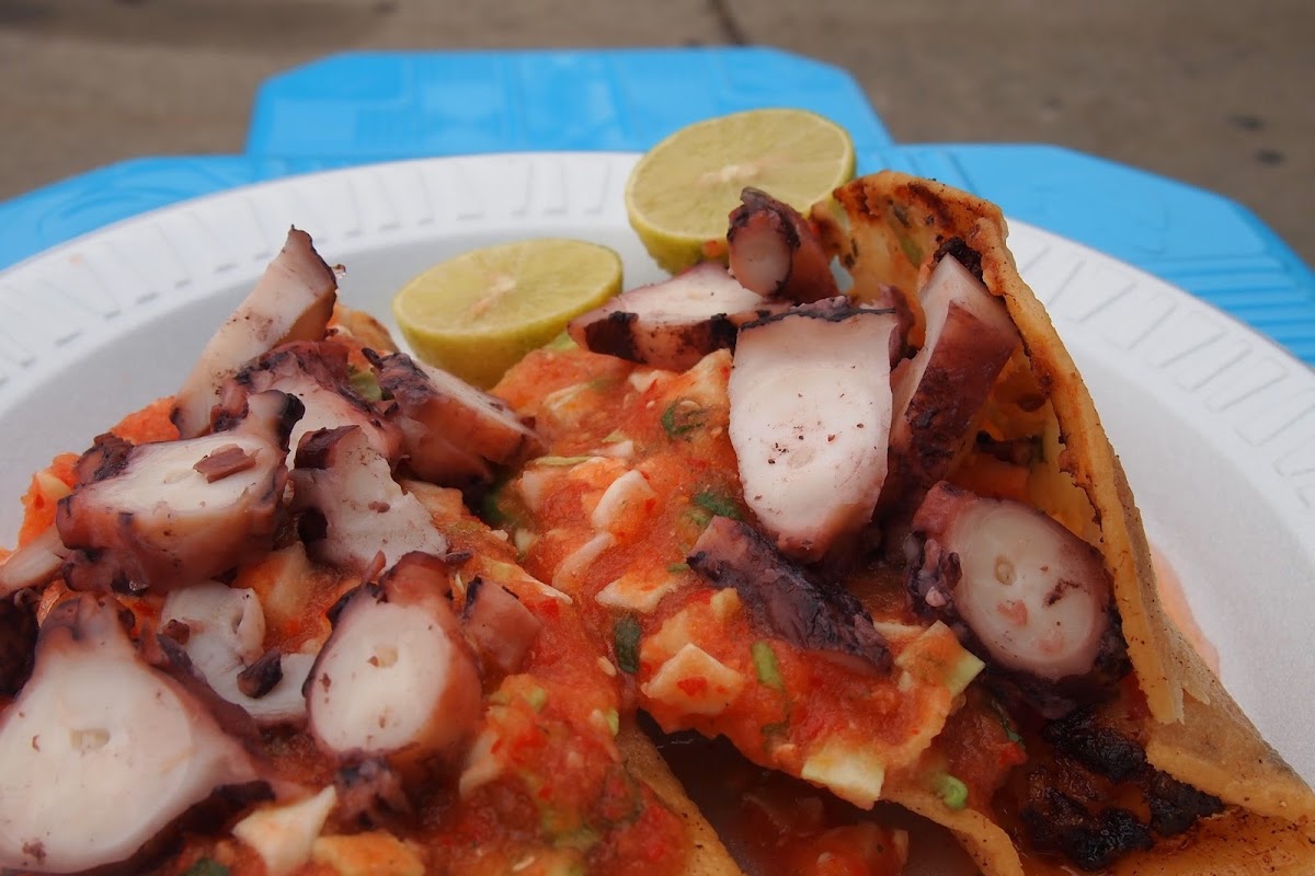 Mariscos Jalisco, Los Angeles