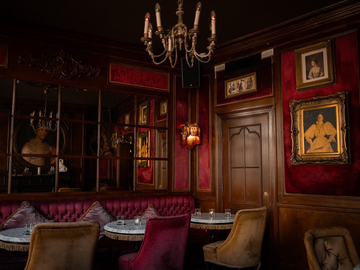 Peruke & Periwig, Dublin