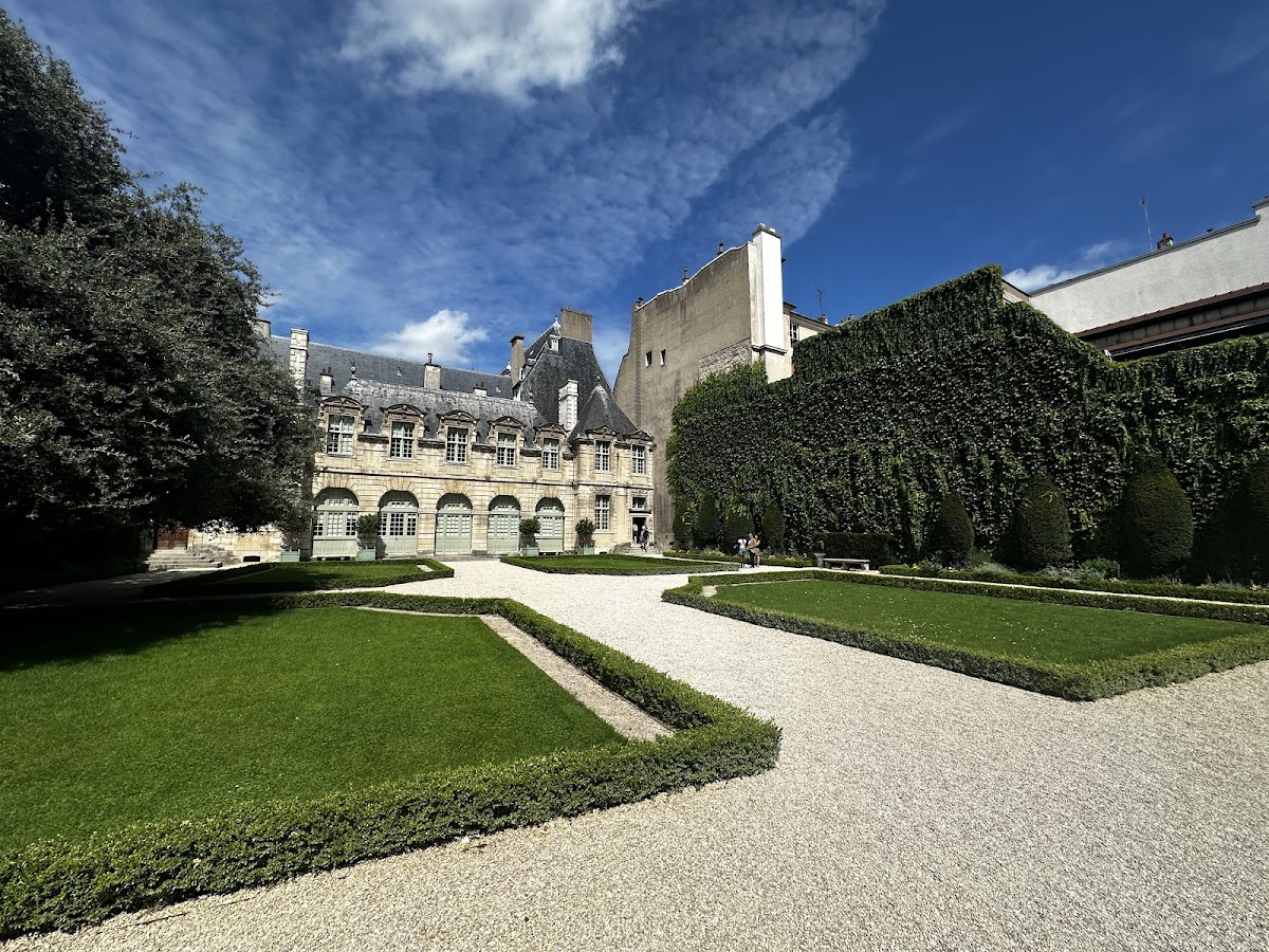 Place des Vosges — photo 3