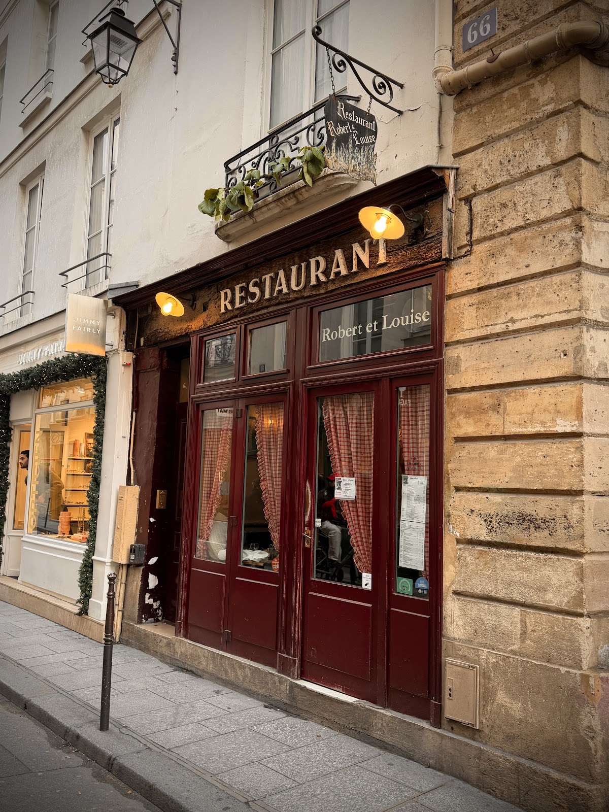 Robert et Louise, Paris