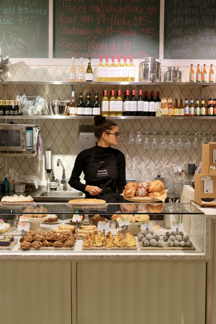 Sally Voltaire & Systrar, Stockholm