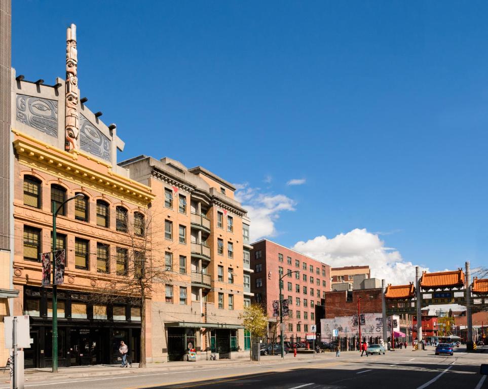 Skwachàys Lodge, Vancouver
