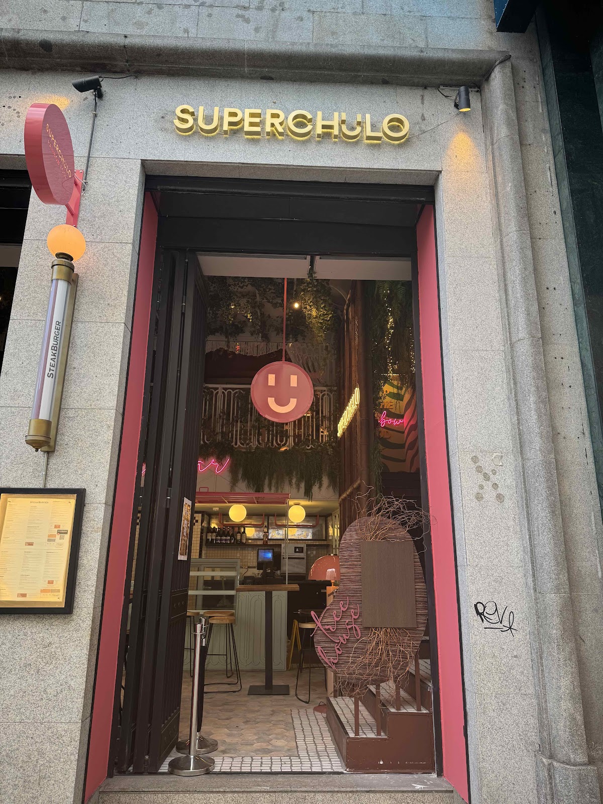 Superchulo, Madrid