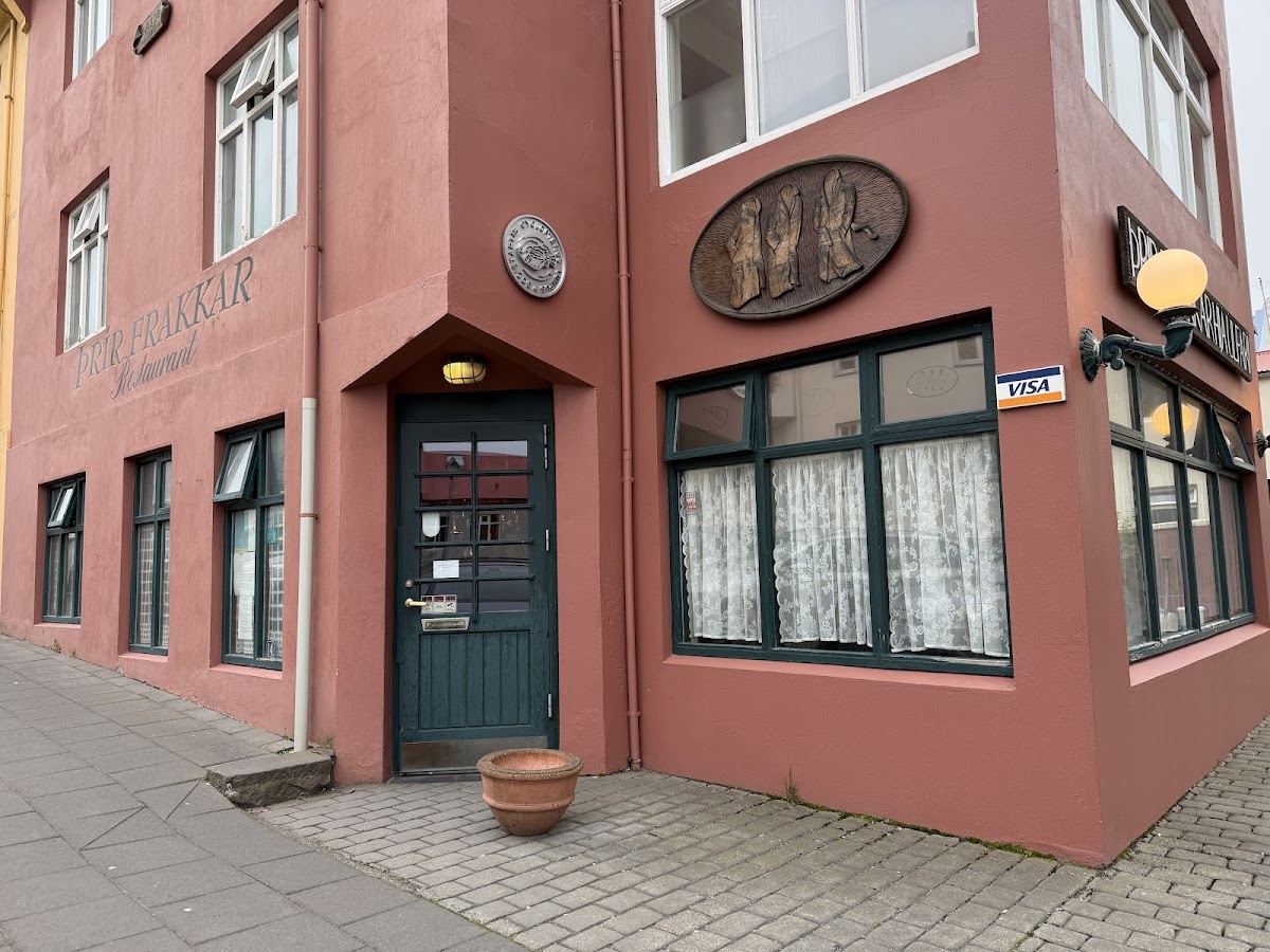Þrír Frakkar, Reykjav K