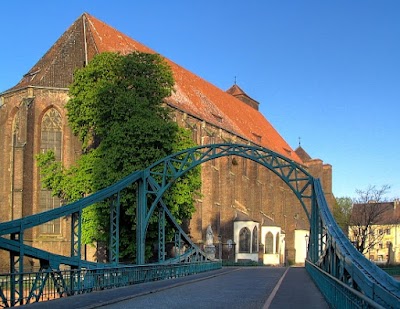 Walk the river islands and bridges